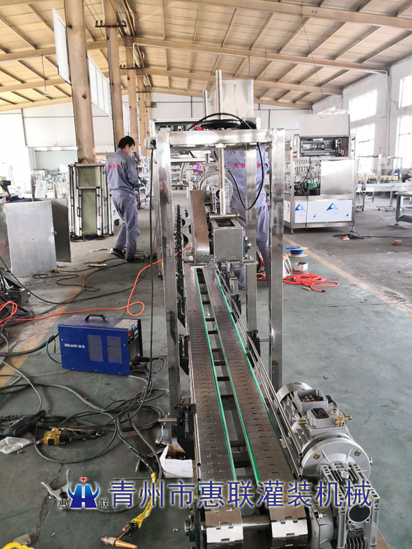 河南冠永8頭白酒灌裝機生產(chǎn)線