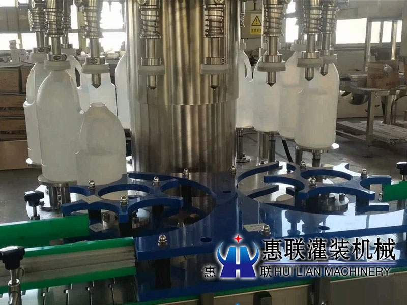 全自動(dòng)負(fù)壓液體灌裝機(jī)